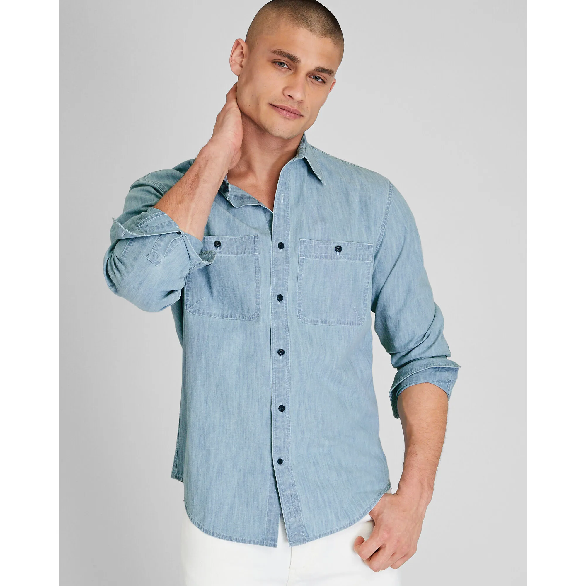 Club Monaco Men Long Sleeve Button Down Chambray Workshirt