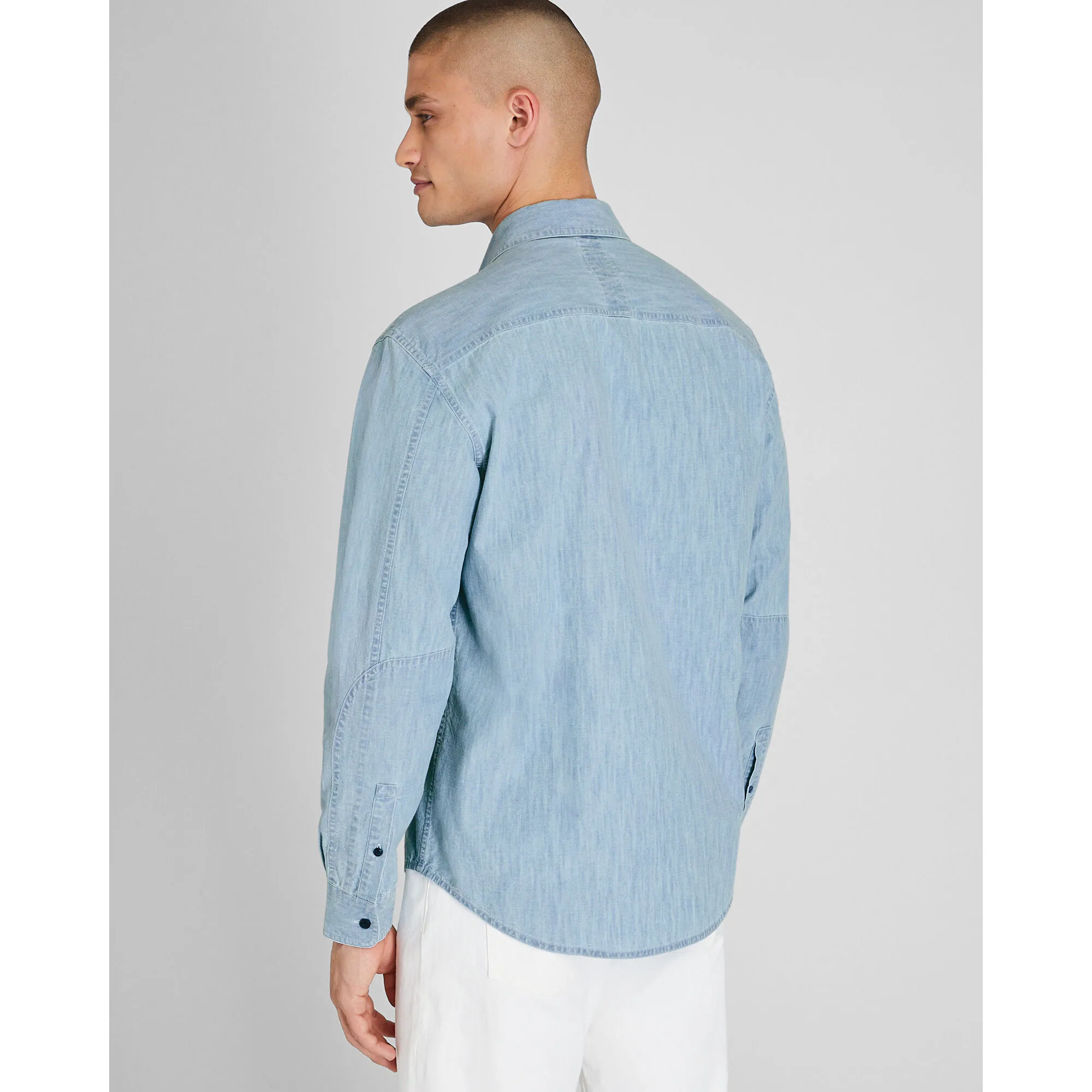 Club Monaco Men Long Sleeve Button Down Chambray Workshirt