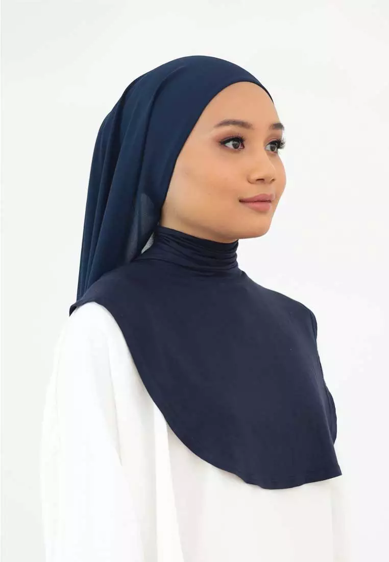 ELZARITHA. NAVY BLUE HALF TURTLE INNER NECK