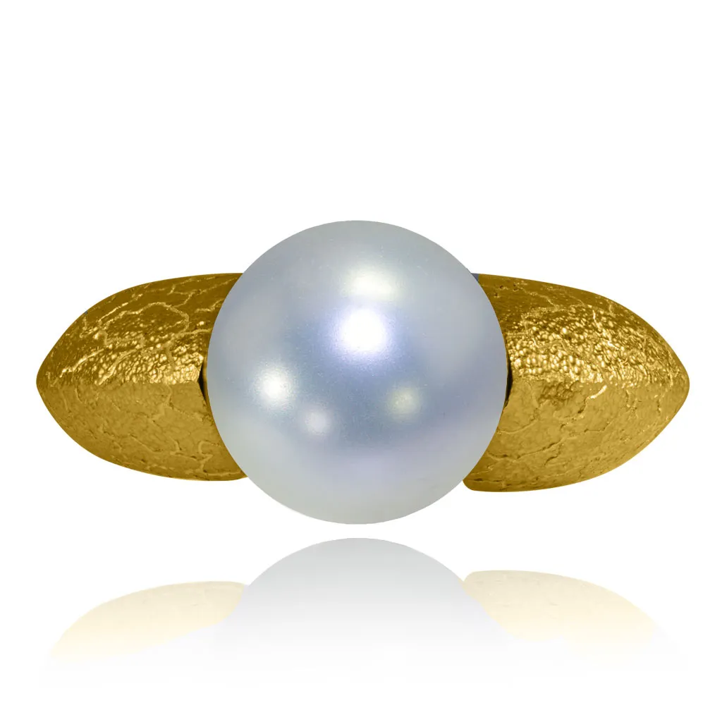 Gold Ring with White Pearl