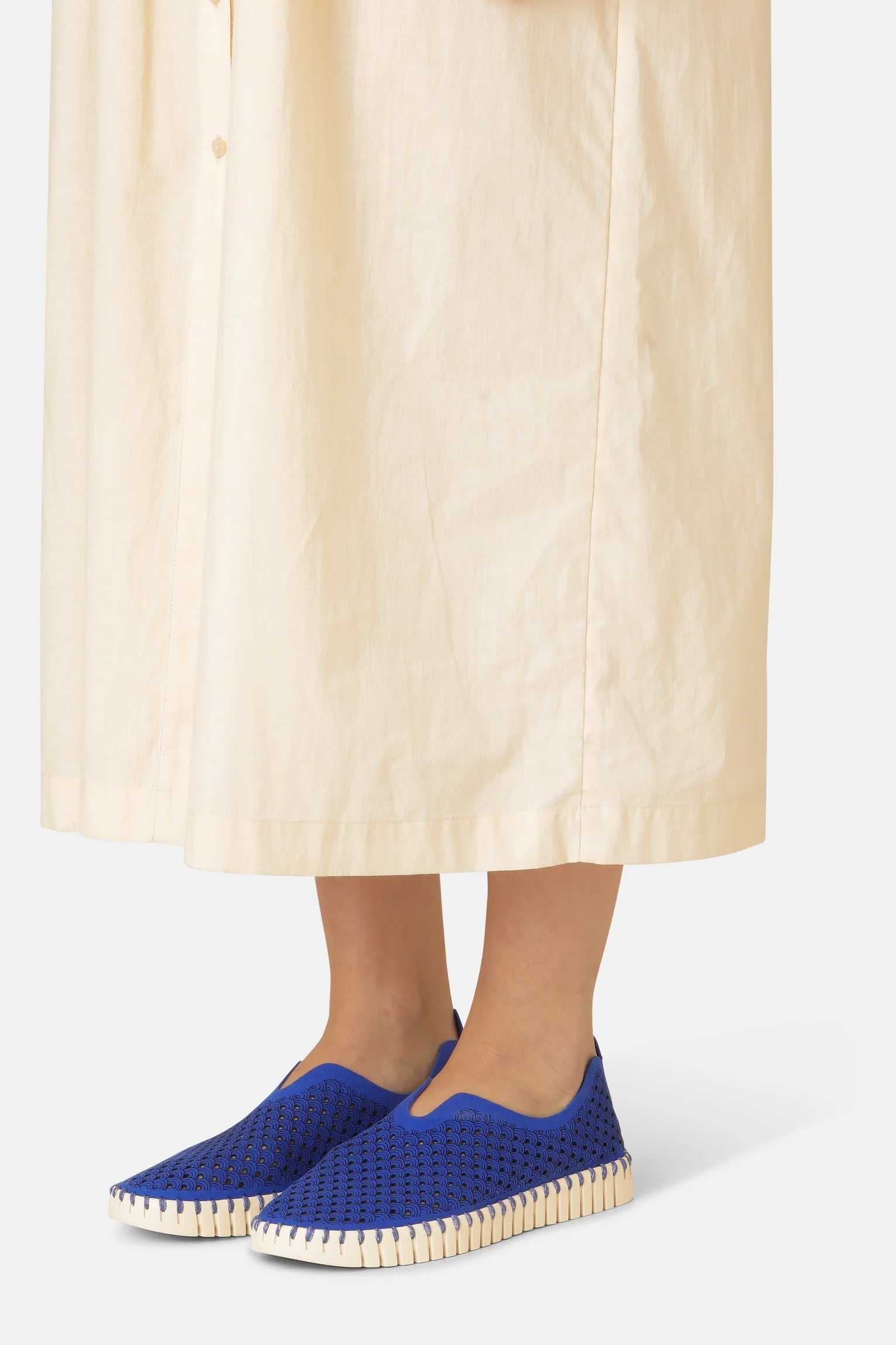 Ilse Jacobsen Blue Web Tulip Flats