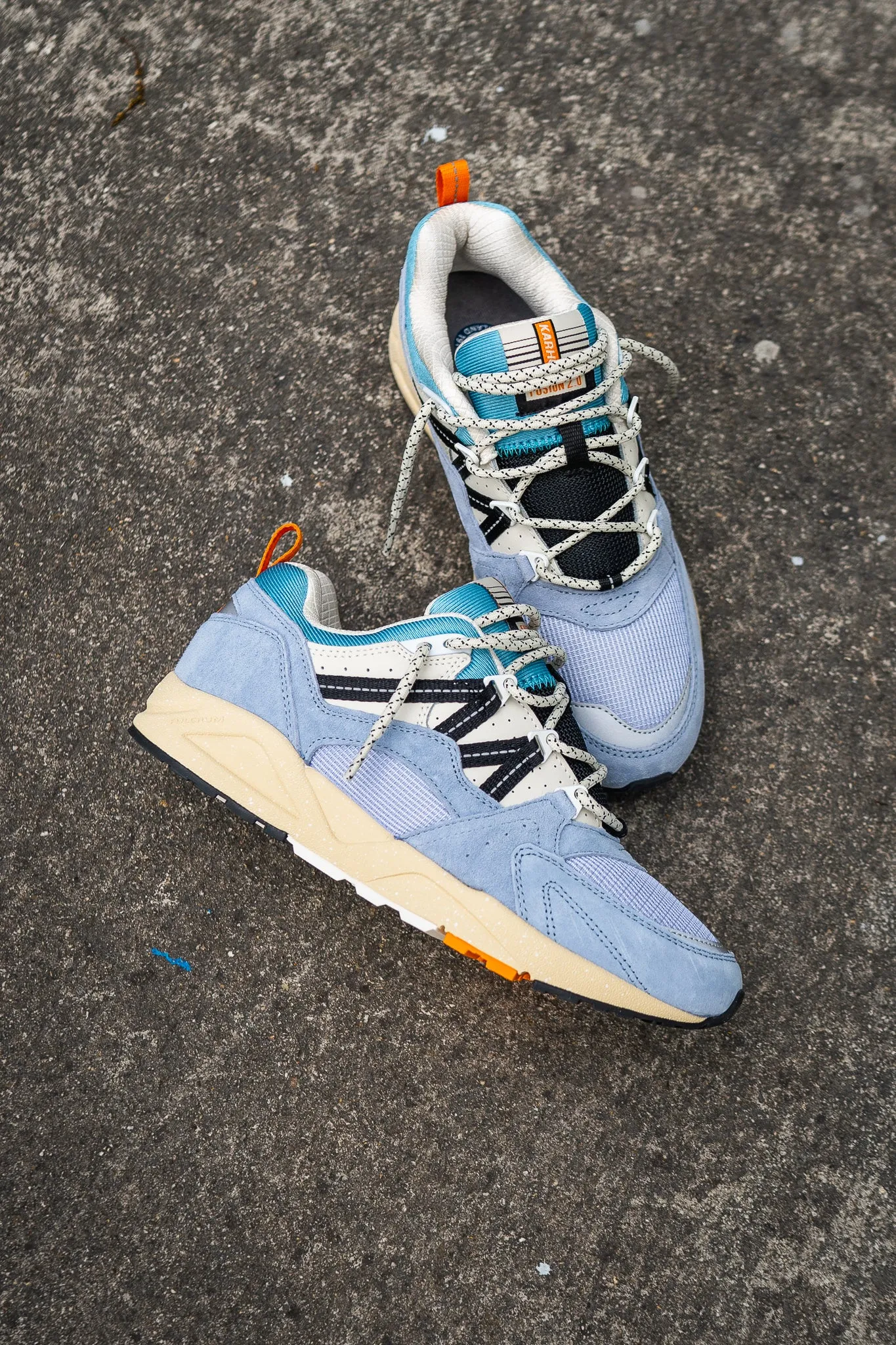 Karhu Fusion 2.0 (Blue Fog/Jet Black)