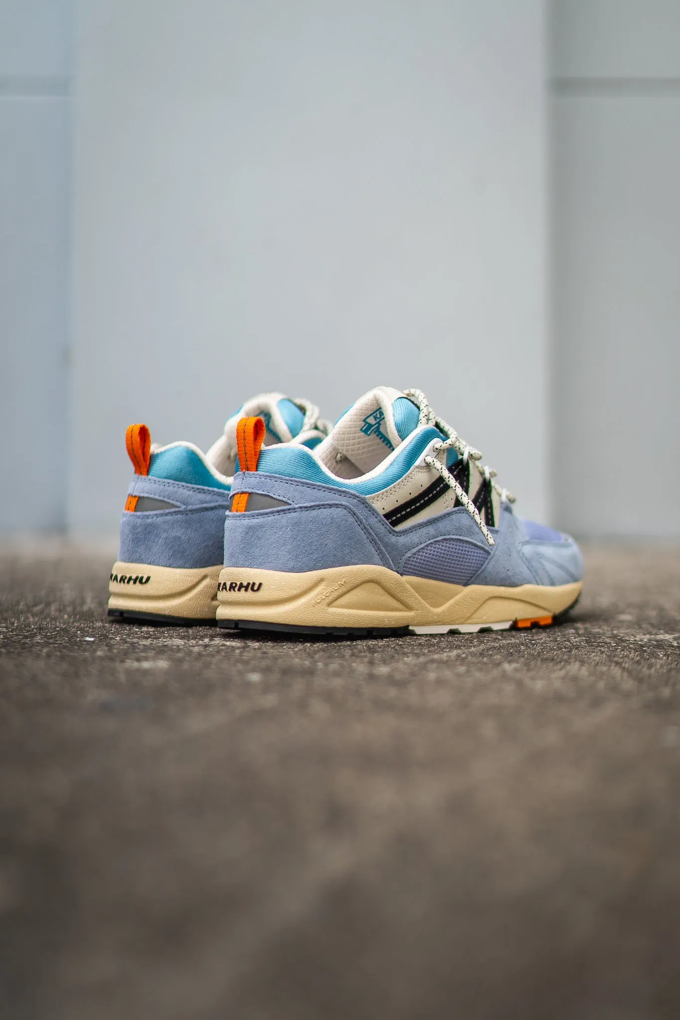 Karhu Fusion 2.0 (Blue Fog/Jet Black)