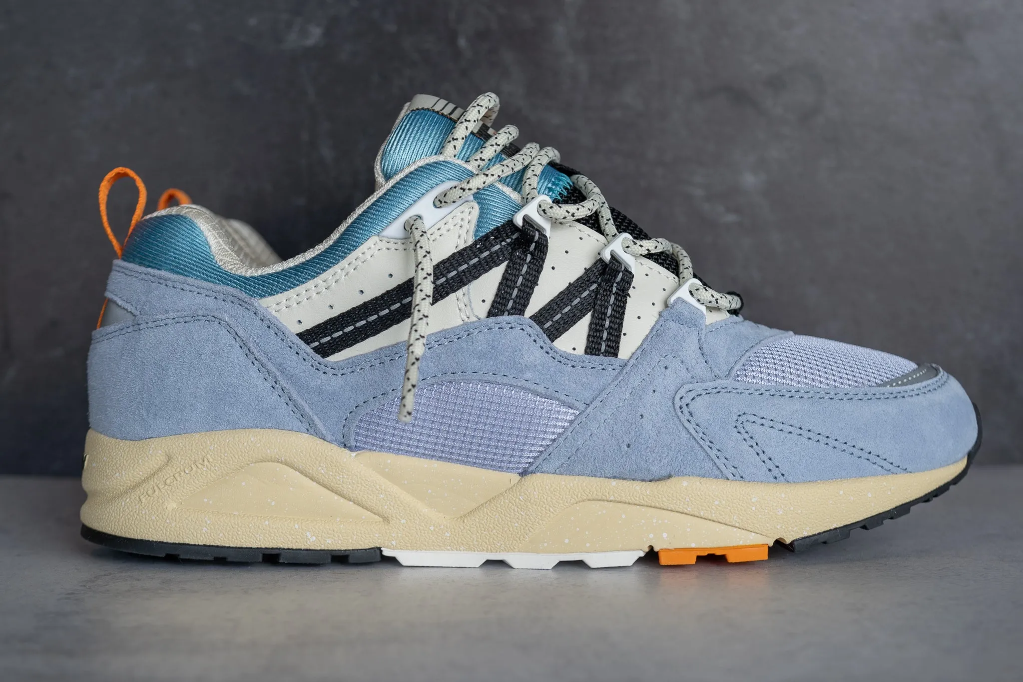 Karhu Fusion 2.0 (Blue Fog/Jet Black)