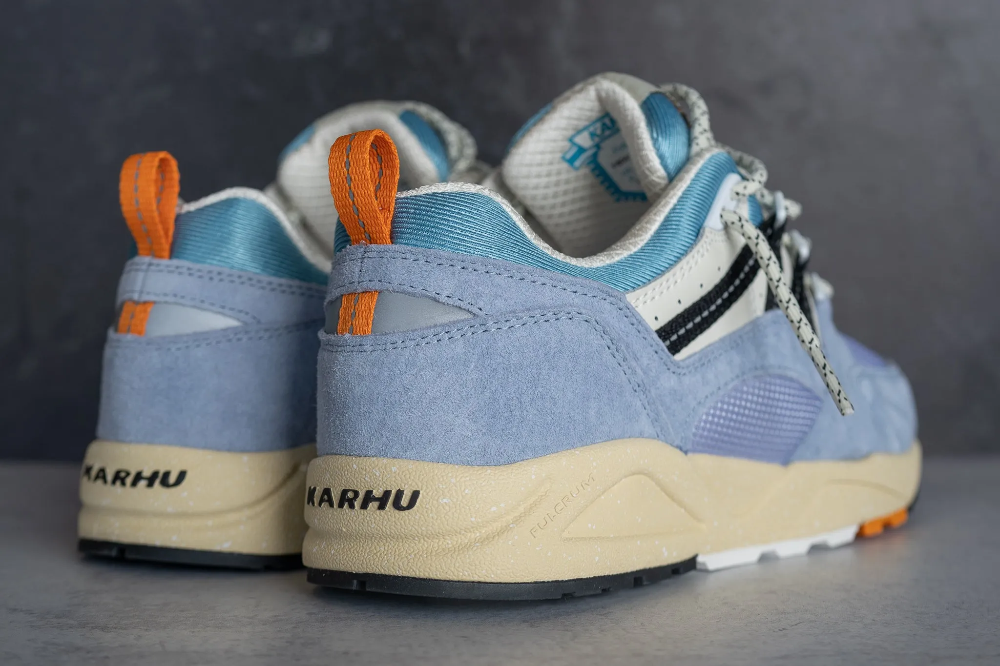 Karhu Fusion 2.0 (Blue Fog/Jet Black)