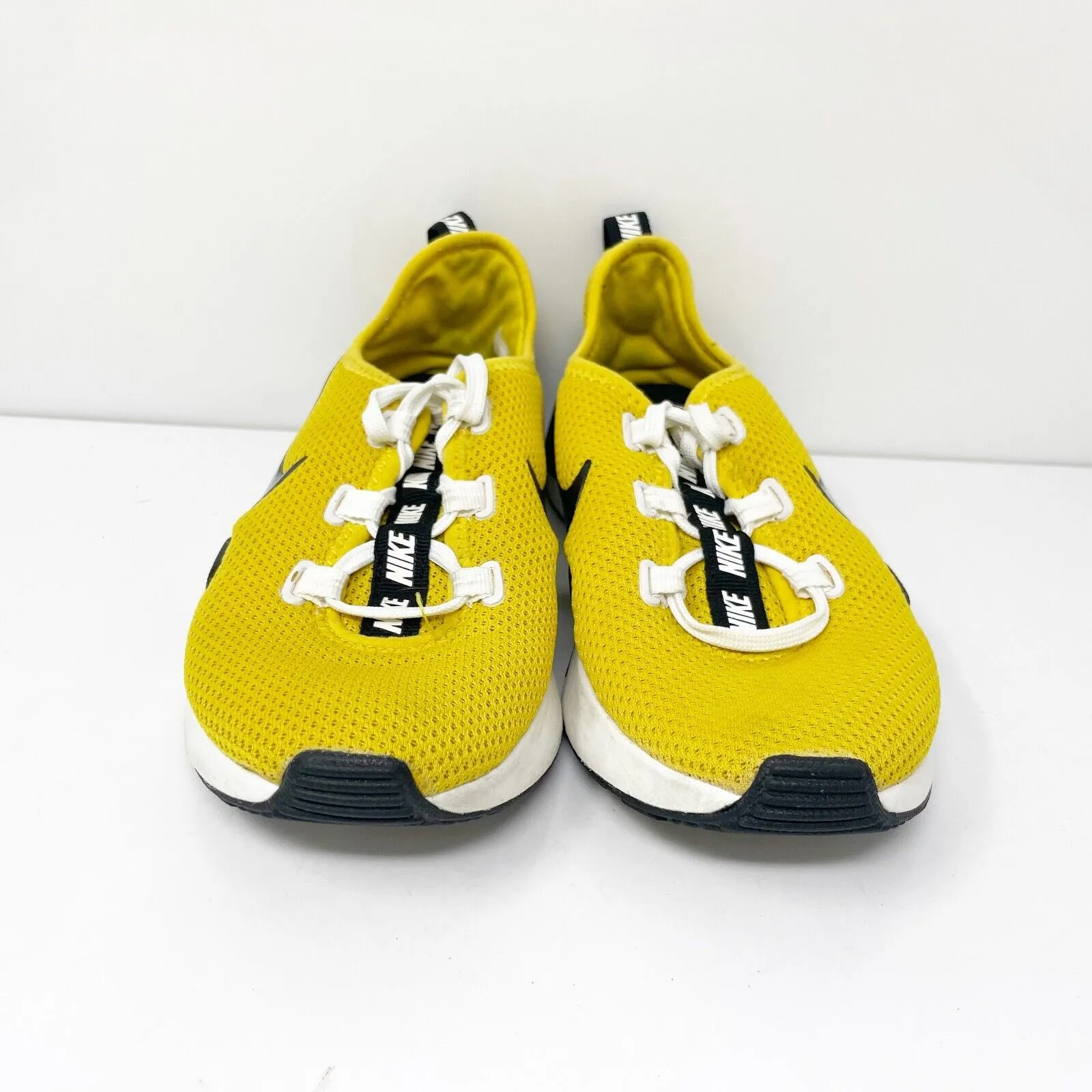 Nike Womens Ashin Modern AJ8799-700 Yellow Running Shoes Sneakers Size 6