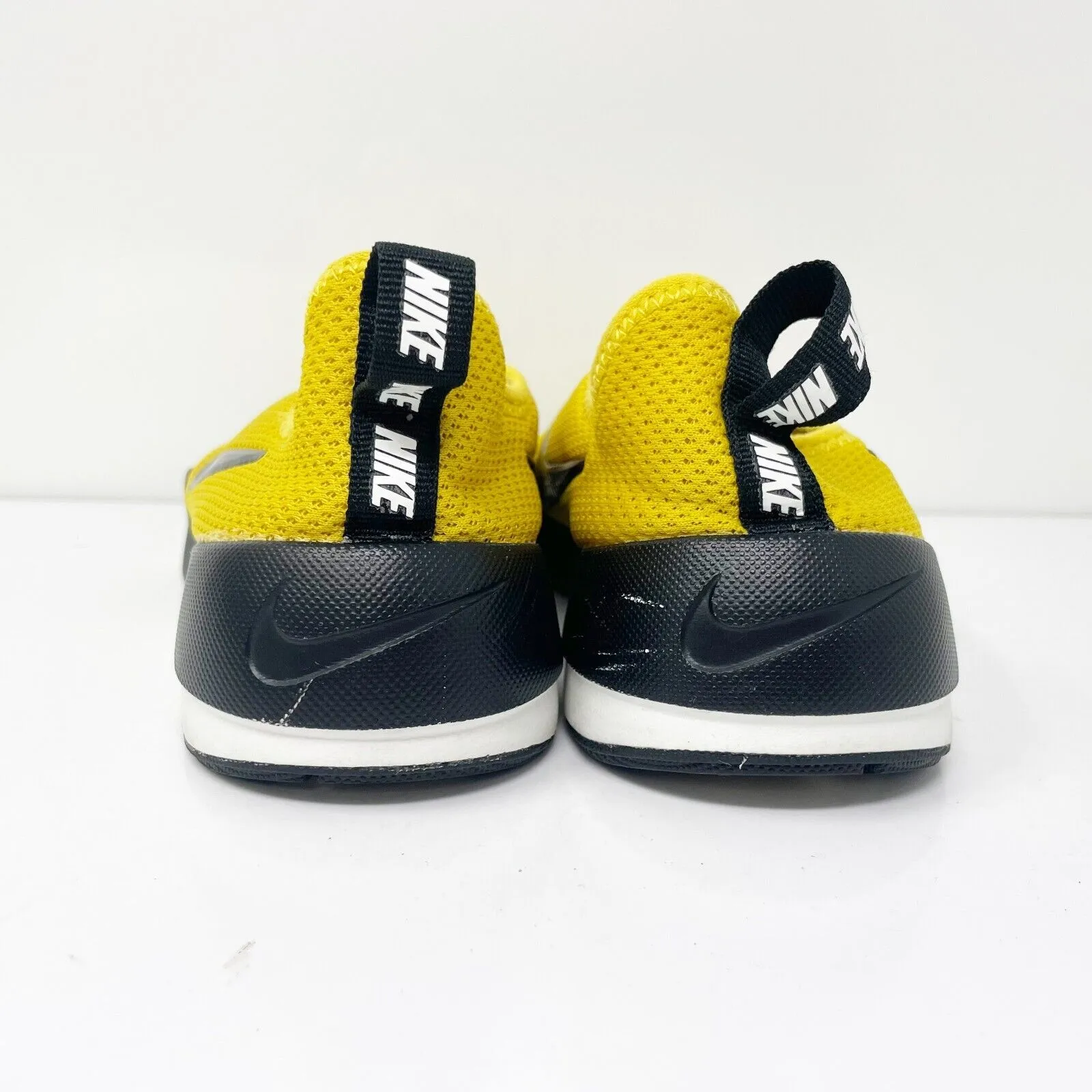 Nike Womens Ashin Modern AJ8799-700 Yellow Running Shoes Sneakers Size 6