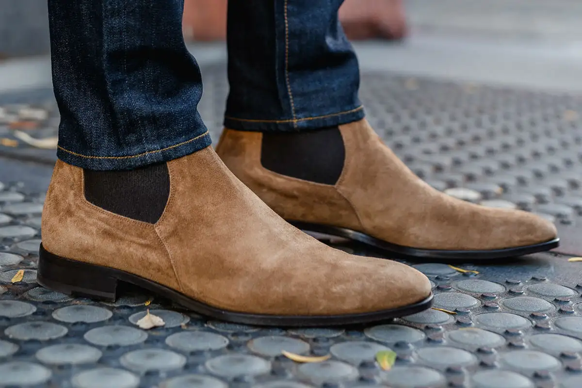 The Wayne Low-Cut Chelsea Boot - Martora Suede