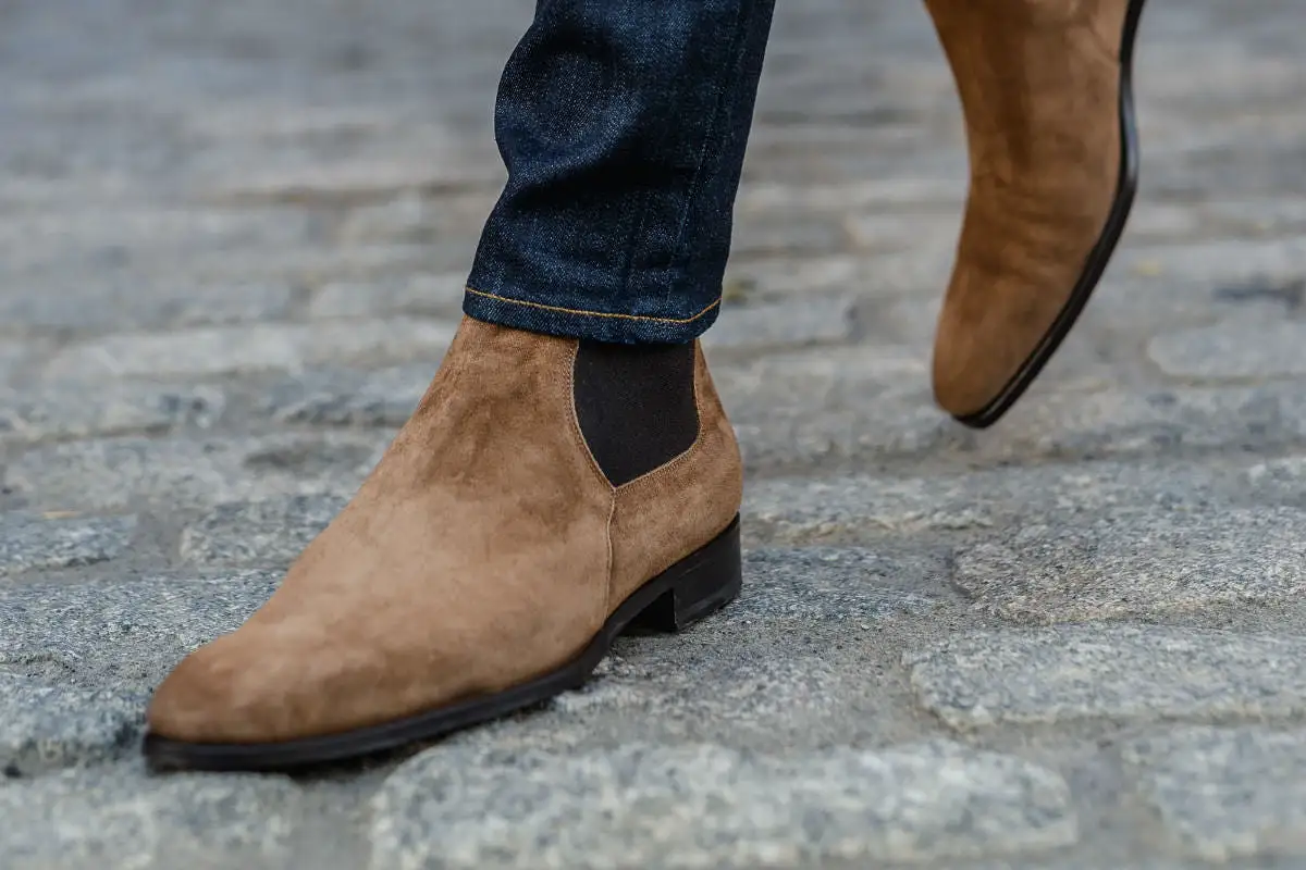 The Wayne Low-Cut Chelsea Boot - Martora Suede