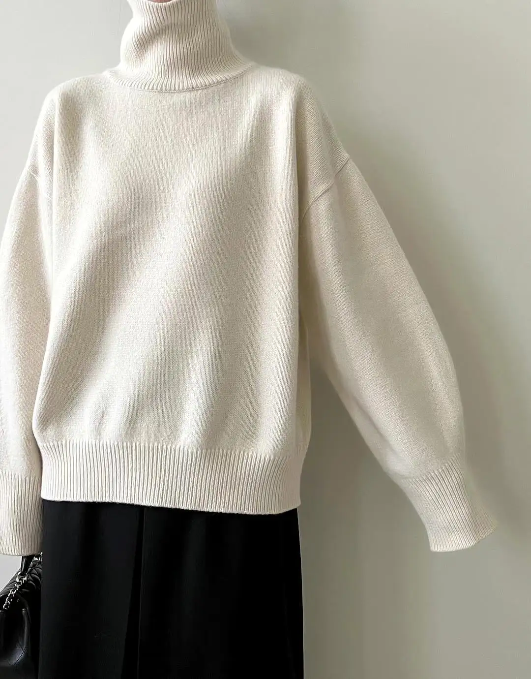 Turtle Neck Sweater Cream